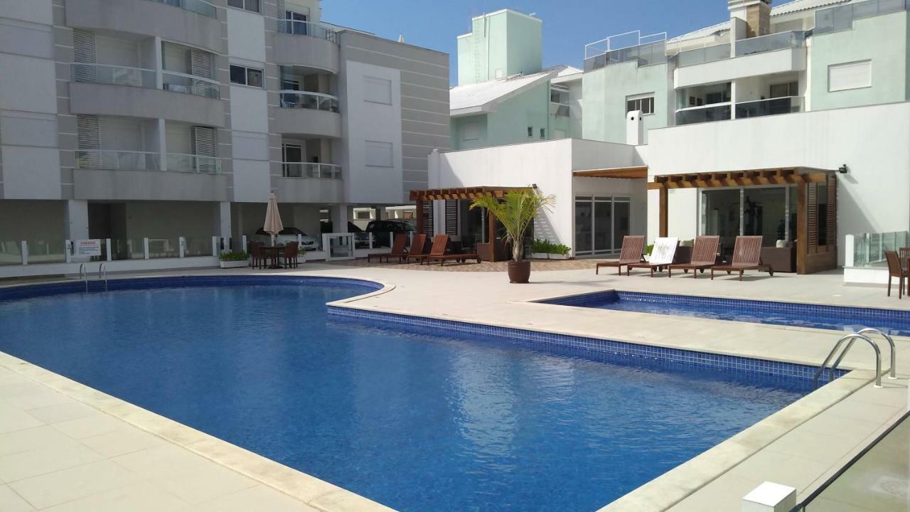 Apartamento Frente Para A Piscina A Uma Quadra Da Praia Florianopolis Ngoại thất bức ảnh