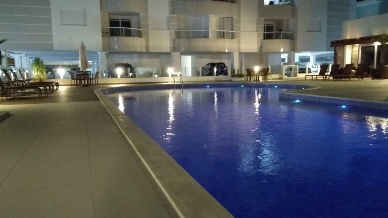 Apartamento Frente Para A Piscina A Uma Quadra Da Praia Florianopolis Ngoại thất bức ảnh